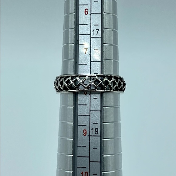 Vintage Criss Cross/Mesh Pattern Sterling Silver 925 Ring Band - Picture 7 of 10